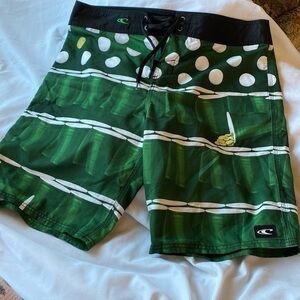O’NEILL green solo cup irish pocket swim trunks 36